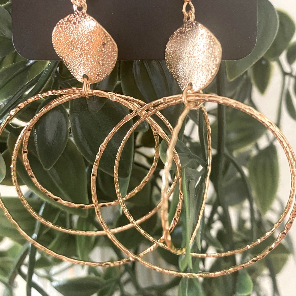 Paparazzi 3 ring hoop post style earrings